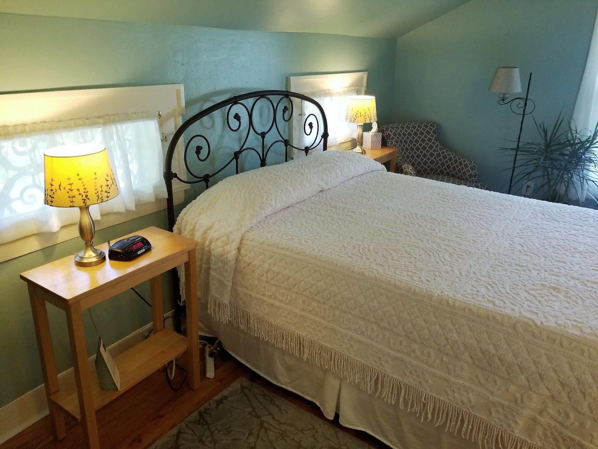 The Blackberry Inn Bed & Breakfast Watkins Glen Exterior foto